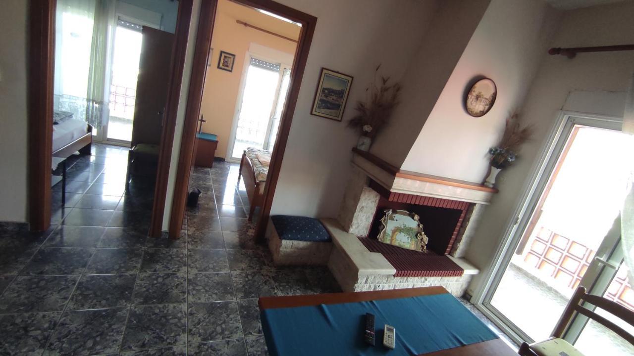 ניאה סקיוני Peristerianos Apartments חדר תמונה