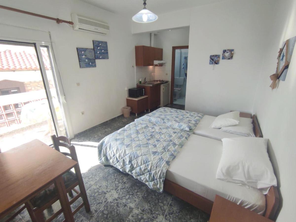 ניאה סקיוני Peristerianos Apartments מראה חיצוני תמונה