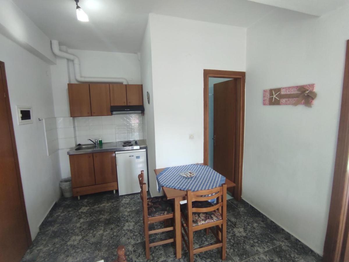 ניאה סקיוני Peristerianos Apartments מראה חיצוני תמונה