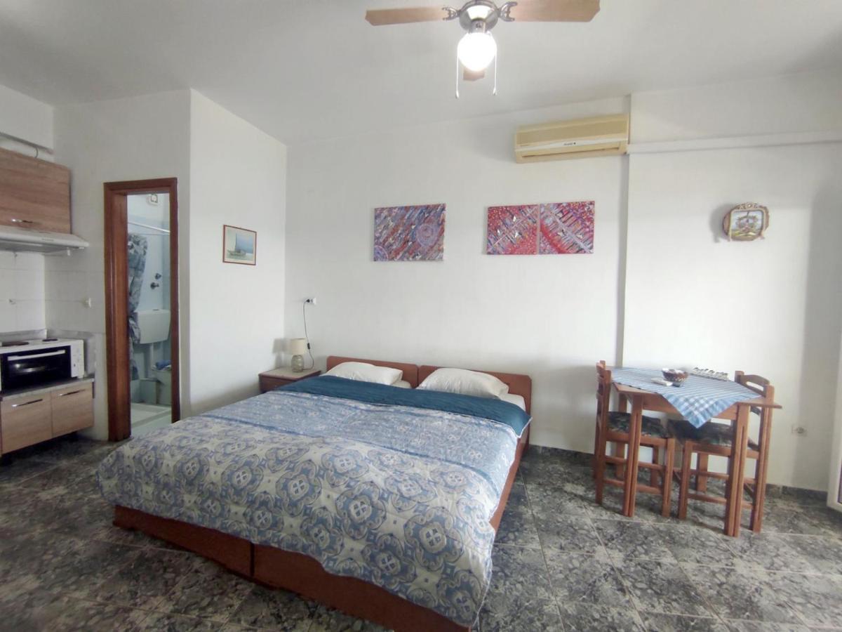 ניאה סקיוני Peristerianos Apartments מראה חיצוני תמונה