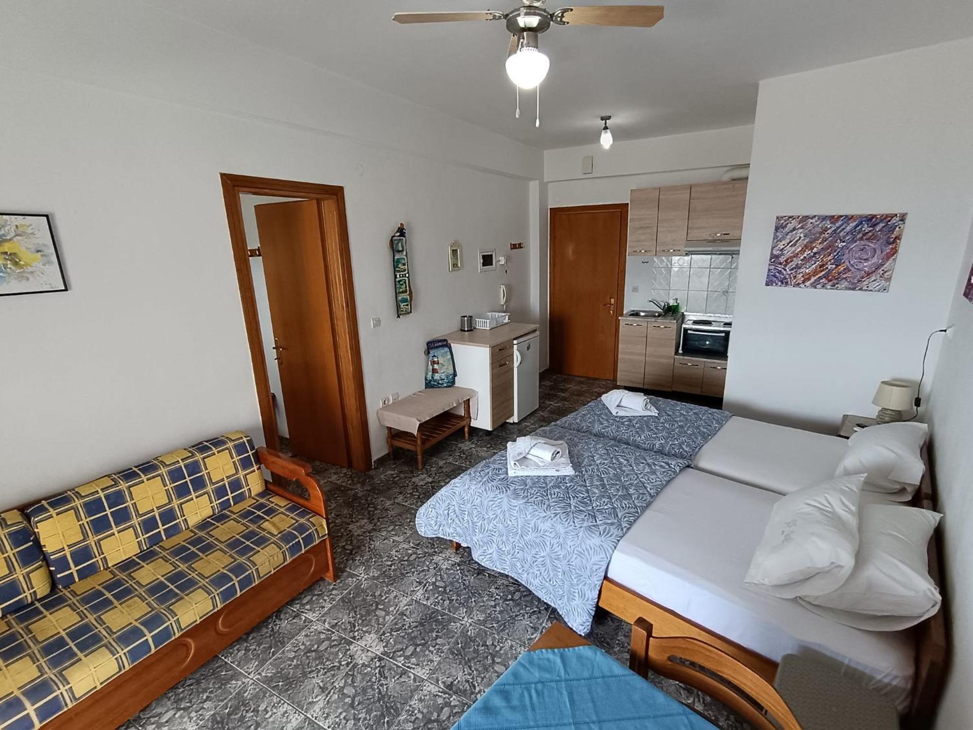 ניאה סקיוני Peristerianos Apartments מראה חיצוני תמונה