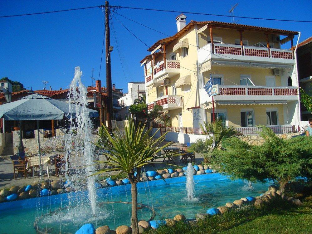ניאה סקיוני Peristerianos Apartments מראה חיצוני תמונה