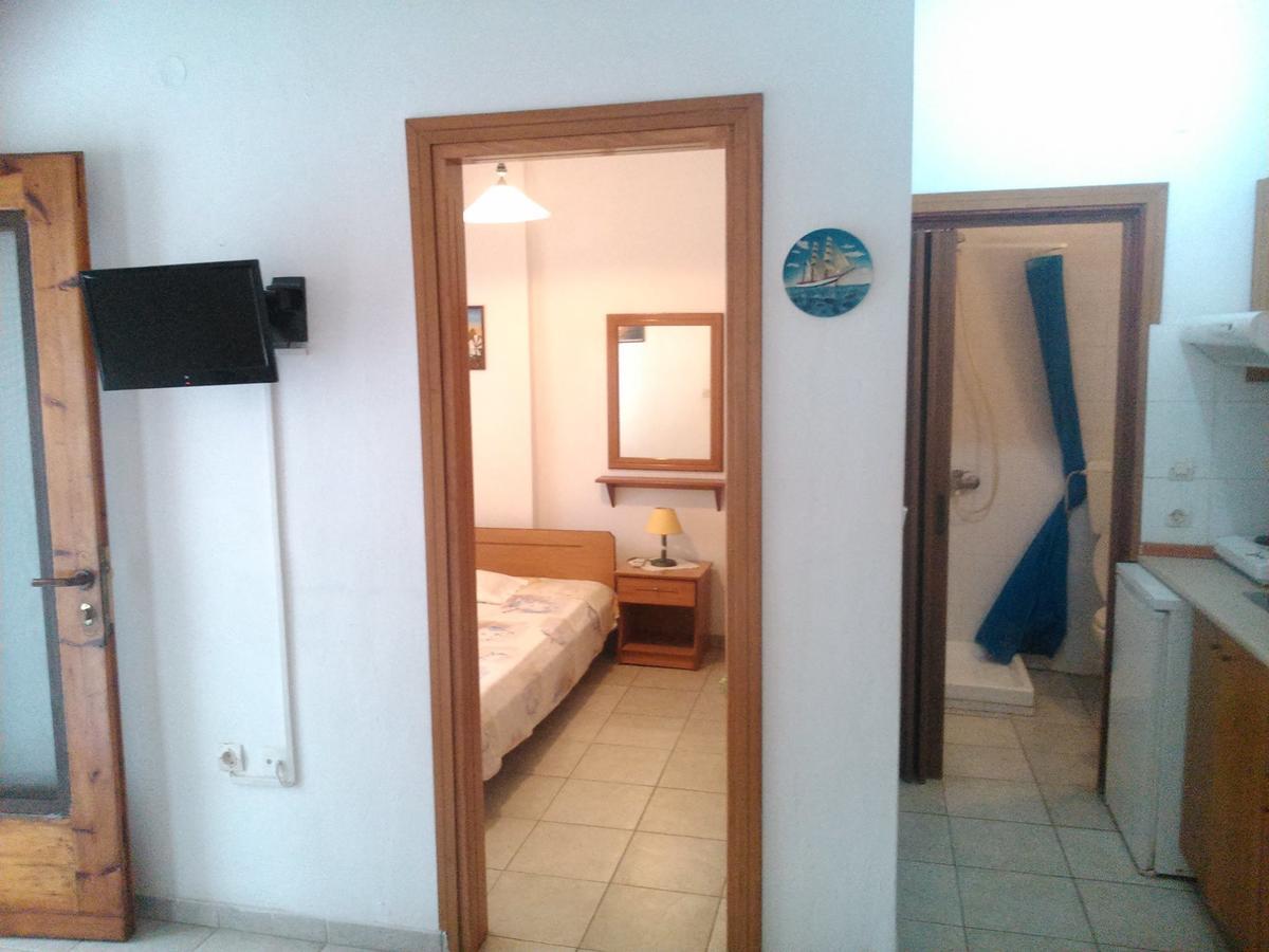 ניאה סקיוני Peristerianos Apartments מראה חיצוני תמונה