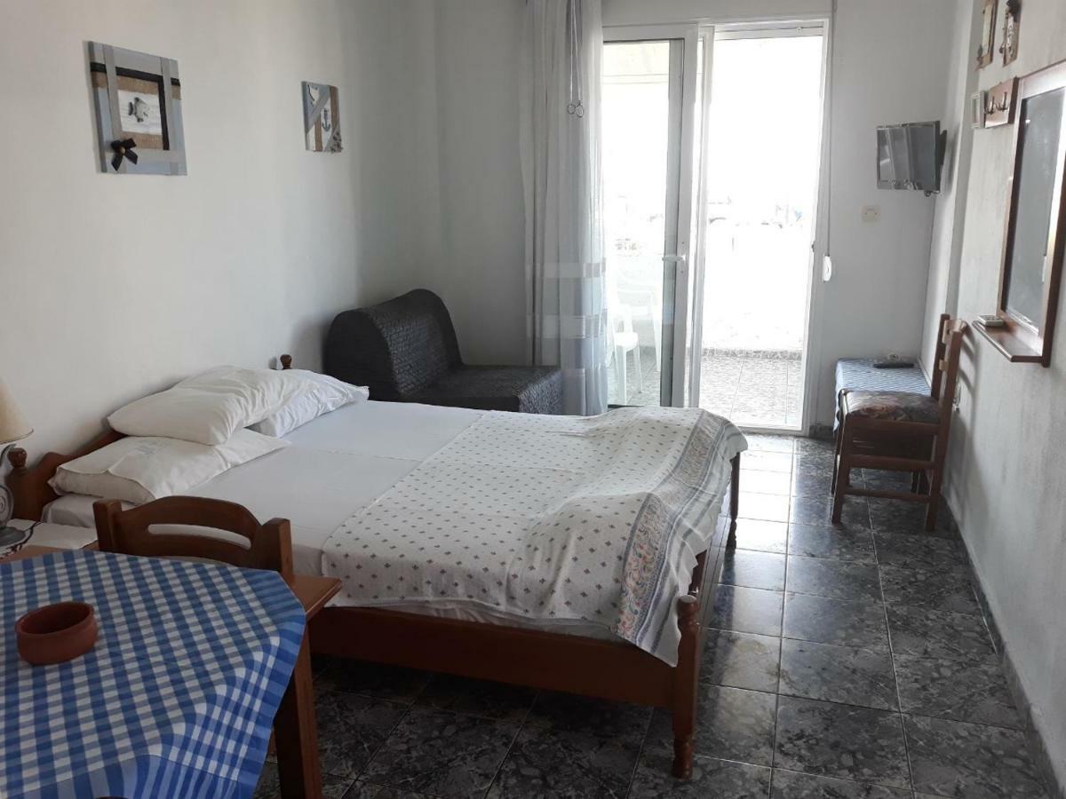 ניאה סקיוני Peristerianos Apartments מראה חיצוני תמונה